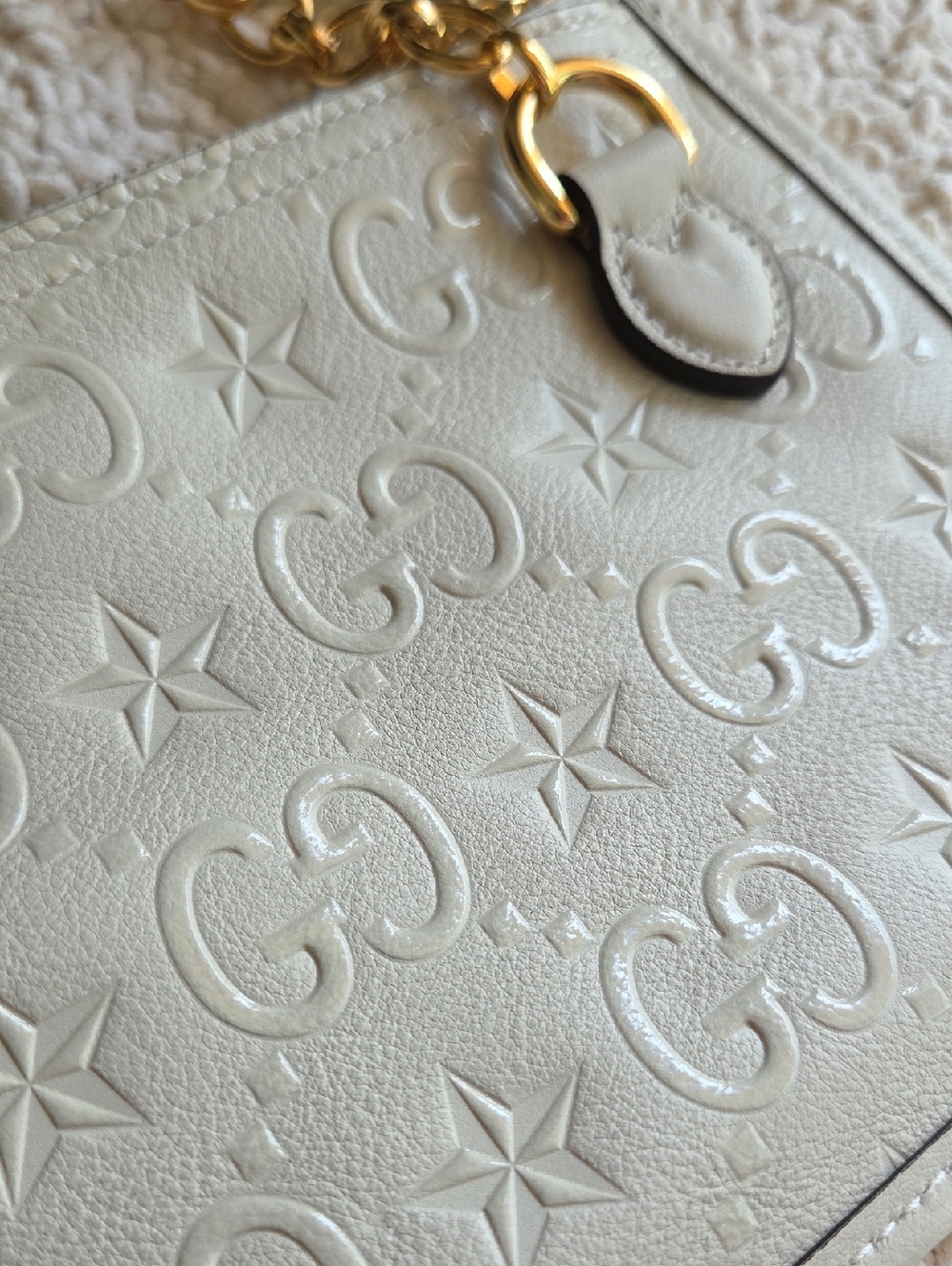 Gucci White Embossed Leather Chain Handle Wristlet - Picture 3 of 9